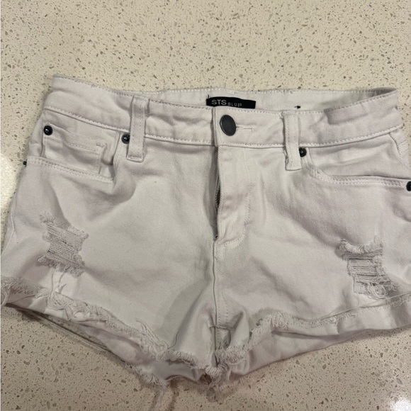 STS Blue Women’s 25W White Shorts - Picture 3 of 8